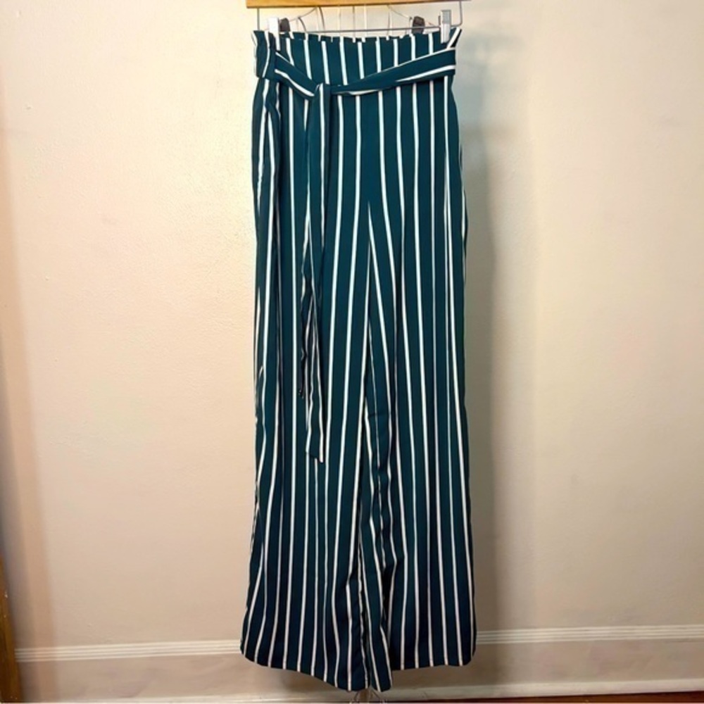 Forever 21 teal & white striped wide-legged pants. Size M. Preowned. EUC.
